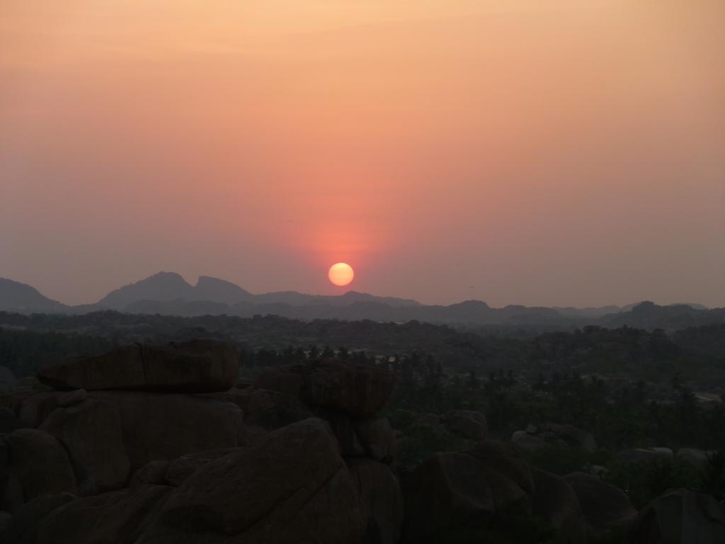 Om Shiva Guest House Hampi Exterior foto